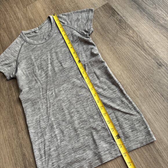Lululemon Swiftly Tech Short Sleeve Top Silver Women's 4 - Picture 5 of 7